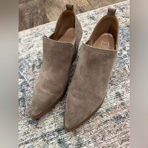Marc Fisher LTD taupe Dalar Perforated Suede Ankle Bootie Size 7M